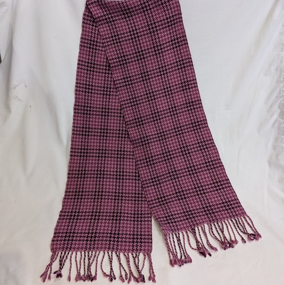 Beautiful Talbots Purple Cashmere and Wool Blend Scarf - Picture 4 of 8